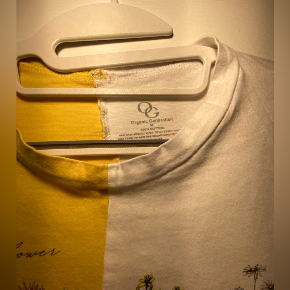 Stylish cropped tee - Picture 3 of 3
